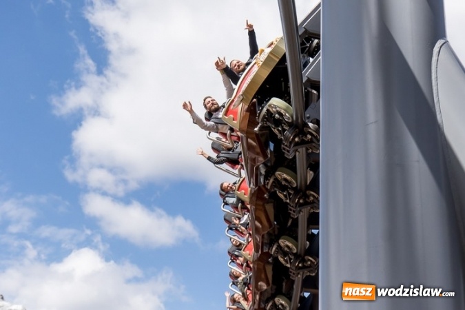 Zdjęcie w galerii na portalu naszwodzislaw.com: 104 sekundy na adrenalinie. Ruszył największy rollercoaster w Polsce wiadomości z regionu