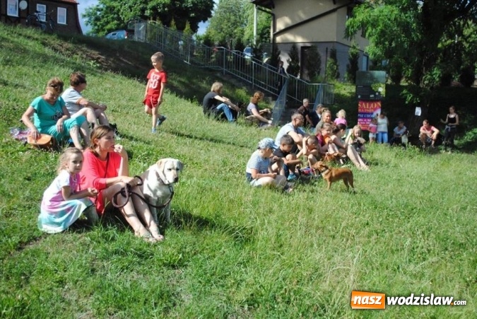 Zdjęcie w galerii na portalu naszwodzislaw.com: W Radlinie psy obchodziły swoje święto. Przygotowano nawet... tort  wiadomości z regionu