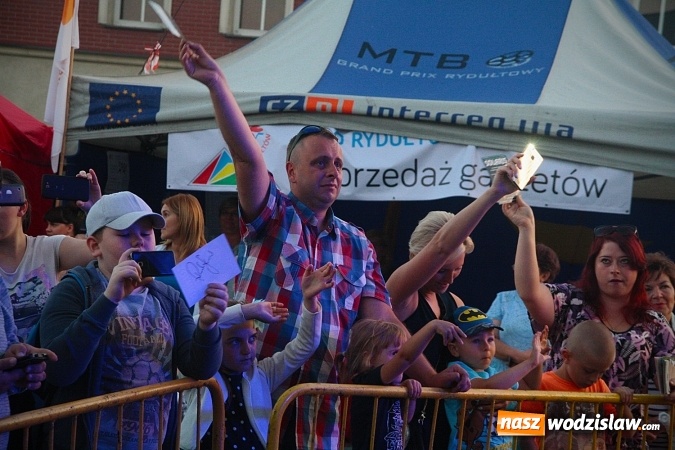 Zdjęcie w galerii na portalu naszwodzislaw.com: Zespół Solaris bawił w Rydułtowach. ZDJĘCIA  wiadomości z regionu