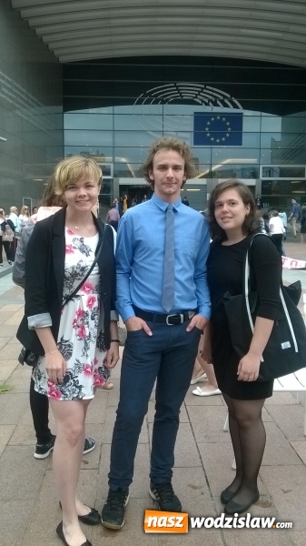 Zdjęcie w galerii na portalu naszwodzislaw.com: W nagrodę zwiedzili m.in. Parlament Europejski w Brukseli wiadomości z regionu