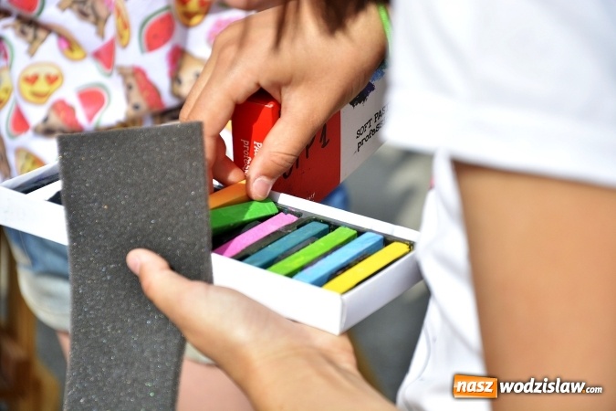 Zdjęcie w galerii na portalu naszwodzislaw.com: Malujemy Wodzisław – plener malarski na rynku  wiadomości z regionu