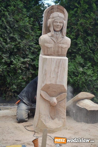 Zdjęcie w galerii na portalu naszwodzislaw.com: Jak zrobić coś z niczego? W Gołkowicach zorganizowano plener rzeźbiarski wiadomości z regionu