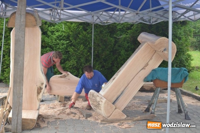 Zdjęcie w galerii na portalu naszwodzislaw.com: Jak zrobić coś z niczego? W Gołkowicach zorganizowano plener rzeźbiarski wiadomości z regionu