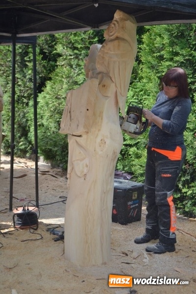 Zdjęcie w galerii na portalu naszwodzislaw.com: Jak zrobić coś z niczego? W Gołkowicach zorganizowano plener rzeźbiarski wiadomości z regionu