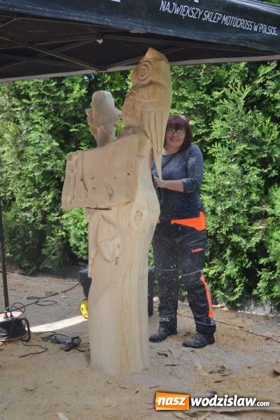 Zdjęcie w galerii na portalu naszwodzislaw.com: Jak zrobić coś z niczego? W Gołkowicach zorganizowano plener rzeźbiarski wiadomości z regionu