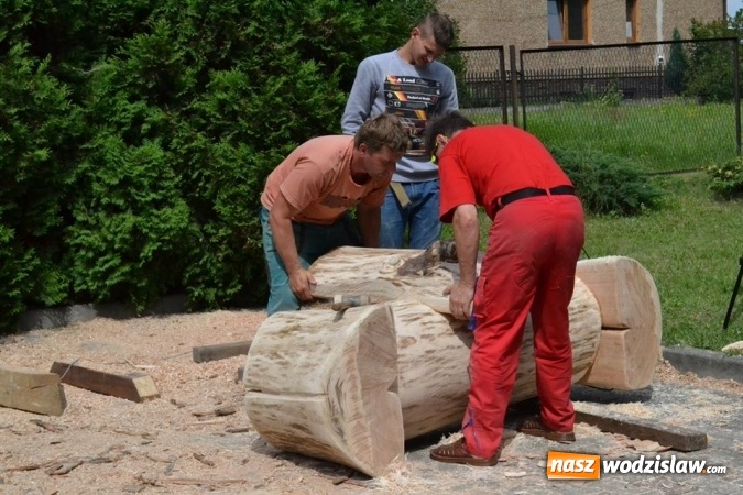 Zdjęcie w galerii na portalu naszwodzislaw.com: Jak zrobić coś z niczego? W Gołkowicach zorganizowano plener rzeźbiarski wiadomości z regionu