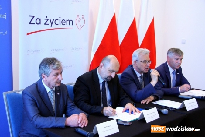 Zdjęcie w galerii na portalu naszwodzislaw.com: Program Za życiem. Do tej pory na Śląsku pomoc otrzymało 151 rodzin w łącznej wysokości 604 tys. zł wiadomości z regionu
