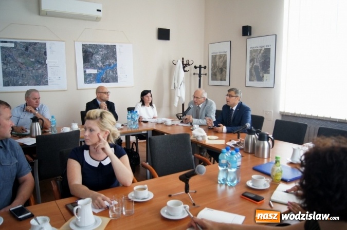 Zdjęcie w galerii na portalu naszwodzislaw.com: Pomoc poszkodowanym w wyniku burz i wiatrów. Wojewoda spotkał się z przedstawicielami poszkodowanych samorządów  wiadomości z regionu