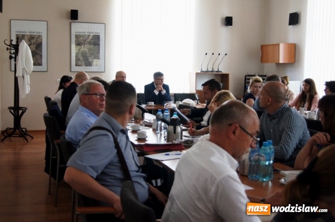 Zdjęcie w galerii na portalu naszwodzislaw.com: Pomoc poszkodowanym w wyniku burz i wiatrów. Wojewoda spotkał się z przedstawicielami poszkodowanych samorządów  wiadomości z regionu
