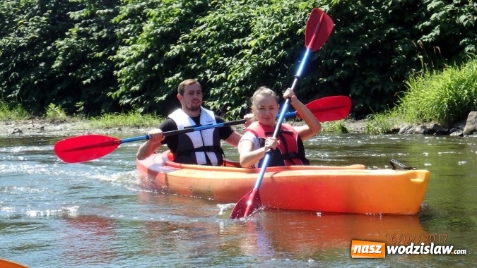 Zdjęcie w galerii na portalu naszwodzislaw.com: Spływ kajakowy z Gminnym Ośrodkiem Sportu w Mszanie wiadomości z regionu