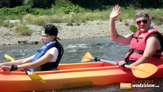 Zdjęcie w galerii na portalu naszwodzislaw.com: Spływ kajakowy z Gminnym Ośrodkiem Sportu w Mszanie wiadomości z regionu
