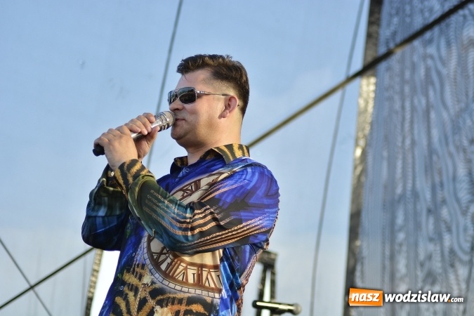 Zdjęcie w galerii na portalu naszwodzislaw.com: Wakacyjna impreza w klimacie Disco-Polo z Zenkiem Martyniukiem i zespołem Boys wiadomości z regionu
