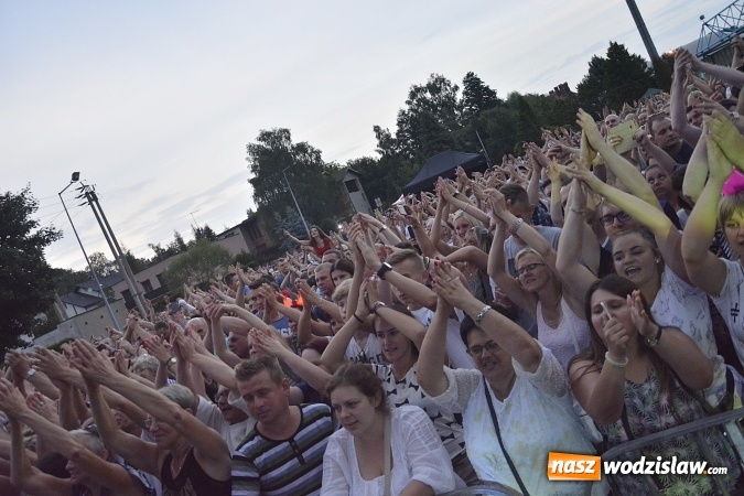 Zdjęcie w galerii na portalu naszwodzislaw.com: Wakacyjna impreza w klimacie Disco-Polo z Zenkiem Martyniukiem i zespołem Boys wiadomości z regionu