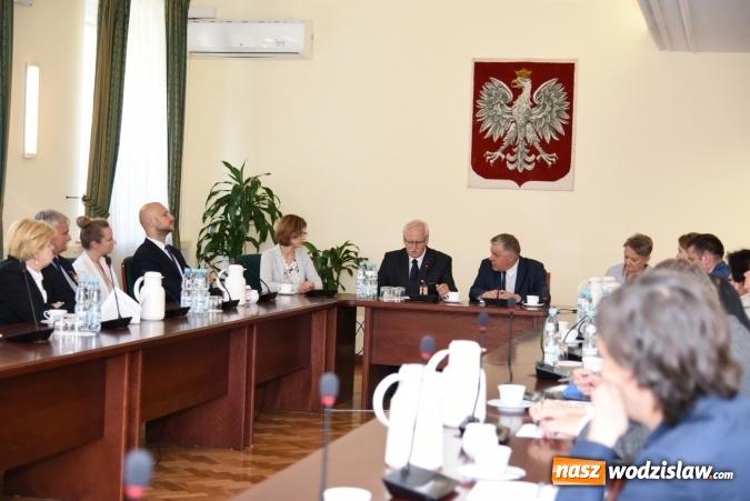 Zdjęcie w galerii na portalu naszwodzislaw.com: Zastępca burmistrza Radlina na spotkaniu z Ministrem Rolnictwa i Rozwoju Wsi wiadomości z regionu