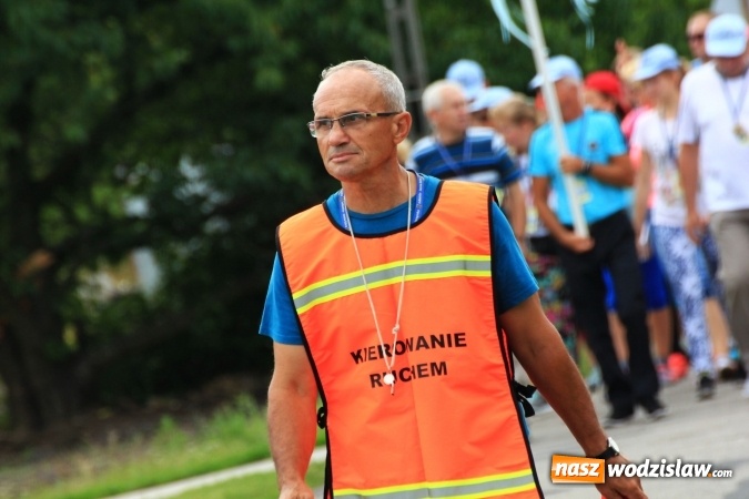 Zdjęcie w galerii na portalu naszwodzislaw.com: Pielgrzymi z Lubomi ruszyli w drogę. Przed nimi 4 dni maszerowania i modlitwy wiadomości z regionu