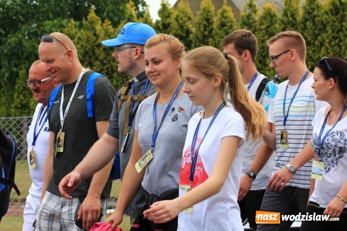 Zdjęcie w galerii na portalu naszwodzislaw.com: Pielgrzymi z Lubomi ruszyli w drogę. Przed nimi 4 dni maszerowania i modlitwy wiadomości z regionu