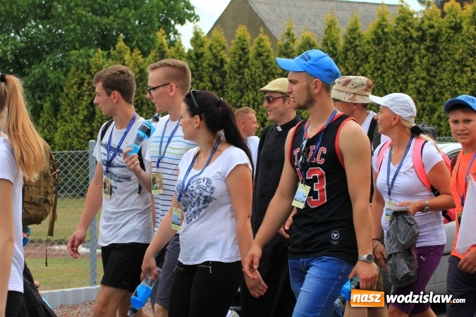 Zdjęcie w galerii na portalu naszwodzislaw.com: Pielgrzymi z Lubomi ruszyli w drogę. Przed nimi 4 dni maszerowania i modlitwy wiadomości z regionu