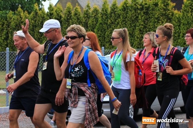Zdjęcie w galerii na portalu naszwodzislaw.com: Pielgrzymi z Lubomi ruszyli w drogę. Przed nimi 4 dni maszerowania i modlitwy wiadomości z regionu