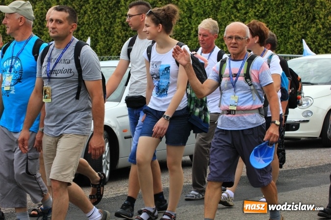 Zdjęcie w galerii na portalu naszwodzislaw.com: Pielgrzymi z Lubomi ruszyli w drogę. Przed nimi 4 dni maszerowania i modlitwy wiadomości z regionu