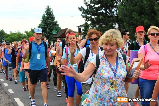 Zdjęcie w galerii na portalu naszwodzislaw.com: Pielgrzymi z Lubomi ruszyli w drogę. Przed nimi 4 dni maszerowania i modlitwy wiadomości z regionu