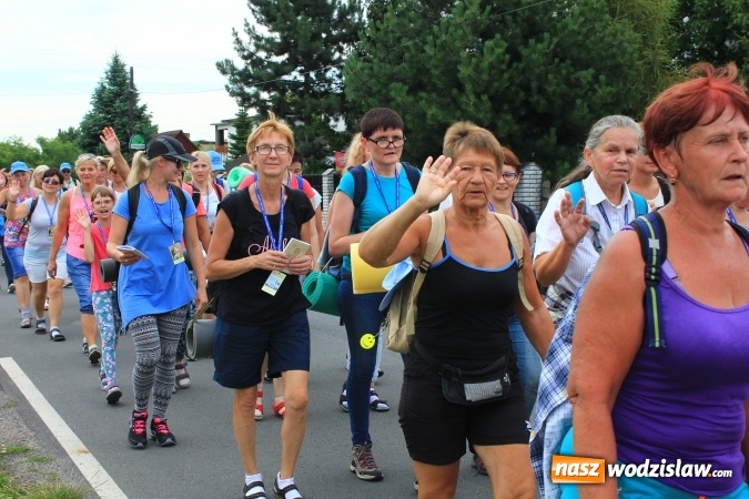 Zdjęcie w galerii na portalu naszwodzislaw.com: Pielgrzymi z Lubomi ruszyli w drogę. Przed nimi 4 dni maszerowania i modlitwy wiadomości z regionu