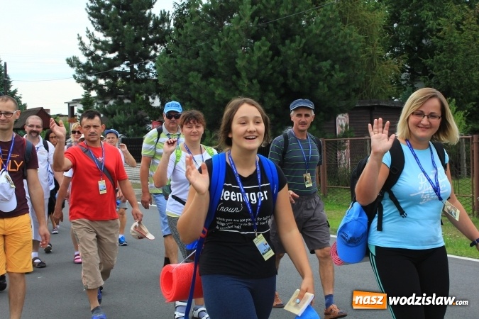 Zdjęcie w galerii na portalu naszwodzislaw.com: Pielgrzymi z Lubomi ruszyli w drogę. Przed nimi 4 dni maszerowania i modlitwy wiadomości z regionu