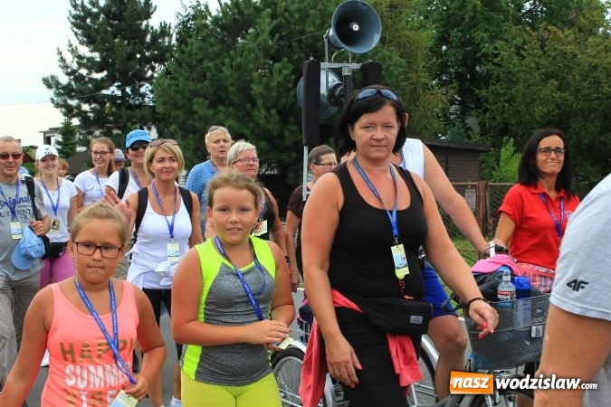 Zdjęcie w galerii na portalu naszwodzislaw.com: Pielgrzymi z Lubomi ruszyli w drogę. Przed nimi 4 dni maszerowania i modlitwy wiadomości z regionu