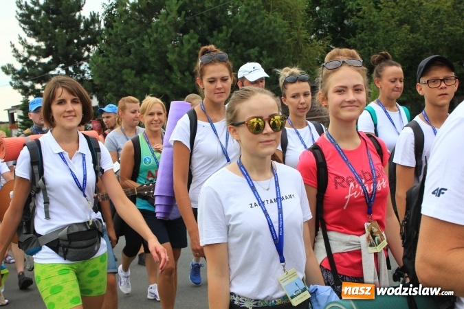 Zdjęcie w galerii na portalu naszwodzislaw.com: Pielgrzymi z Lubomi ruszyli w drogę. Przed nimi 4 dni maszerowania i modlitwy wiadomości z regionu