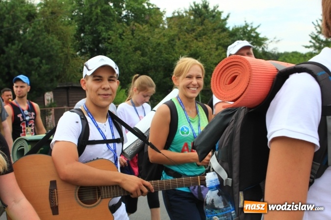 Zdjęcie w galerii na portalu naszwodzislaw.com: Pielgrzymi z Lubomi ruszyli w drogę. Przed nimi 4 dni maszerowania i modlitwy wiadomości z regionu
