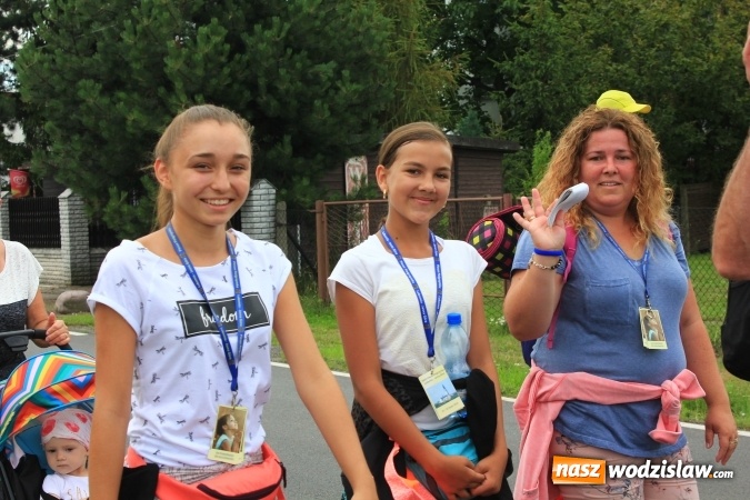 Zdjęcie w galerii na portalu naszwodzislaw.com: Pielgrzymi z Lubomi ruszyli w drogę. Przed nimi 4 dni maszerowania i modlitwy wiadomości z regionu