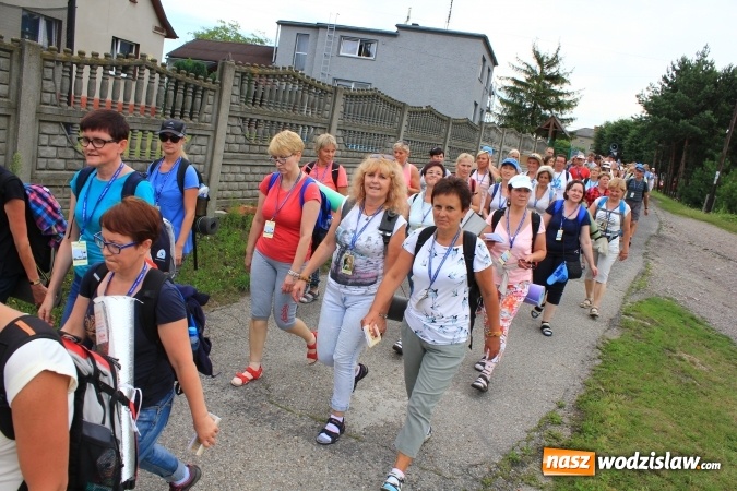 Zdjęcie w galerii na portalu naszwodzislaw.com: Pielgrzymi z Lubomi ruszyli w drogę. Przed nimi 4 dni maszerowania i modlitwy wiadomości z regionu