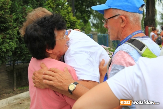 Zdjęcie w galerii na portalu naszwodzislaw.com: Pielgrzymi z Lubomi ruszyli w drogę. Przed nimi 4 dni maszerowania i modlitwy wiadomości z regionu