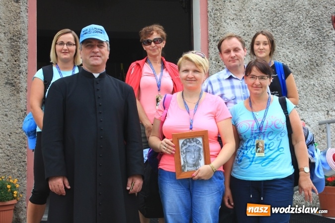 Zdjęcie w galerii na portalu naszwodzislaw.com: Pielgrzymi z Lubomi ruszyli w drogę. Przed nimi 4 dni maszerowania i modlitwy wiadomości z regionu