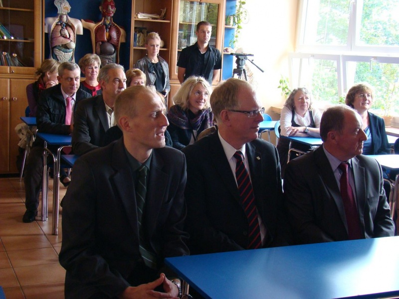 Zdjęcie w galerii na portalu naszwodzislaw.com: Przywieźli z Niemiec 14 kartonów książek wiadomości z regionu