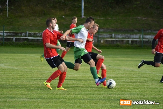 Zdjęcie w galerii na portalu naszwodzislaw.com: Sparingowe granie przy Młodzieżowej. Gwiazda Skrzyszów minimalnie lepsza od Naprzodu Zawada wiadomości z regionu