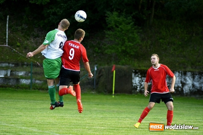 Zdjęcie w galerii na portalu naszwodzislaw.com: Sparingowe granie przy Młodzieżowej. Gwiazda Skrzyszów minimalnie lepsza od Naprzodu Zawada wiadomości z regionu