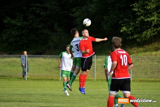 Zdjęcie w galerii na portalu naszwodzislaw.com: Sparingowe granie przy Młodzieżowej. Gwiazda Skrzyszów minimalnie lepsza od Naprzodu Zawada wiadomości z regionu