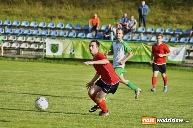 Zdjęcie w galerii na portalu naszwodzislaw.com: Sparingowe granie przy Młodzieżowej. Gwiazda Skrzyszów minimalnie lepsza od Naprzodu Zawada wiadomości z regionu