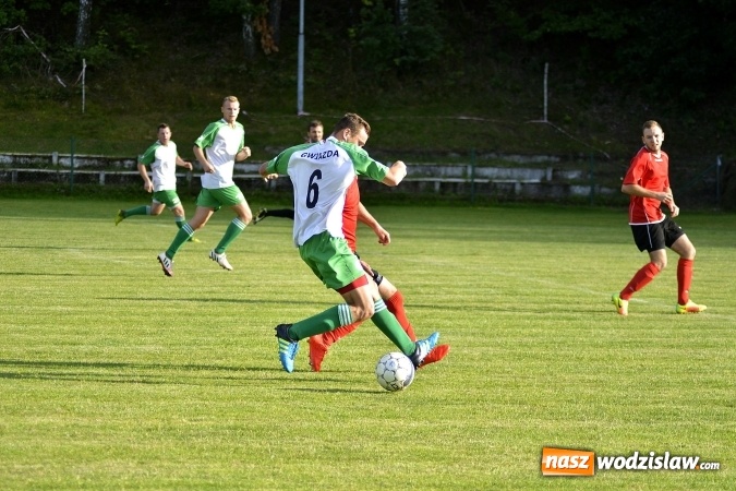 Zdjęcie w galerii na portalu naszwodzislaw.com: Sparingowe granie przy Młodzieżowej. Gwiazda Skrzyszów minimalnie lepsza od Naprzodu Zawada wiadomości z regionu