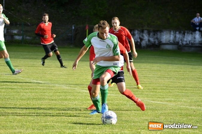 Zdjęcie w galerii na portalu naszwodzislaw.com: Sparingowe granie przy Młodzieżowej. Gwiazda Skrzyszów minimalnie lepsza od Naprzodu Zawada wiadomości z regionu