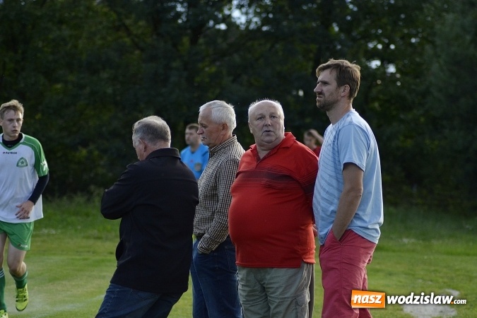 Zdjęcie w galerii na portalu naszwodzislaw.com: Sparingowe granie przy Młodzieżowej. Gwiazda Skrzyszów minimalnie lepsza od Naprzodu Zawada wiadomości z regionu