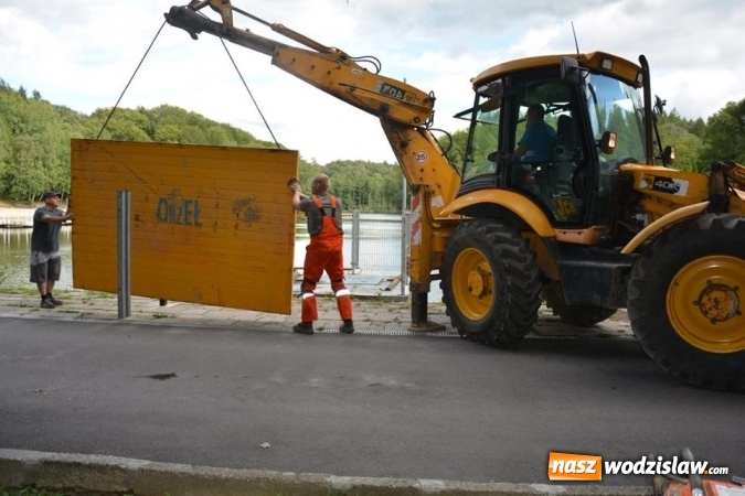 Zdjęcie w galerii na portalu naszwodzislaw.com: Doszło do uszkodzenia śluzy wodnej w zbiorniku na Balatonie. Poziom wody znacznie się obniżył! wiadomości z regionu