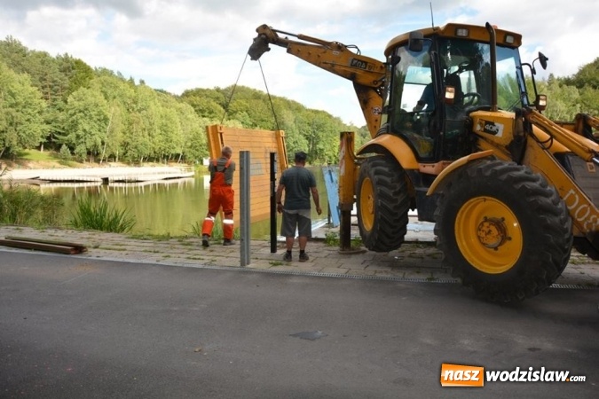 Zdjęcie w galerii na portalu naszwodzislaw.com: Doszło do uszkodzenia śluzy wodnej w zbiorniku na Balatonie. Poziom wody znacznie się obniżył! wiadomości z regionu