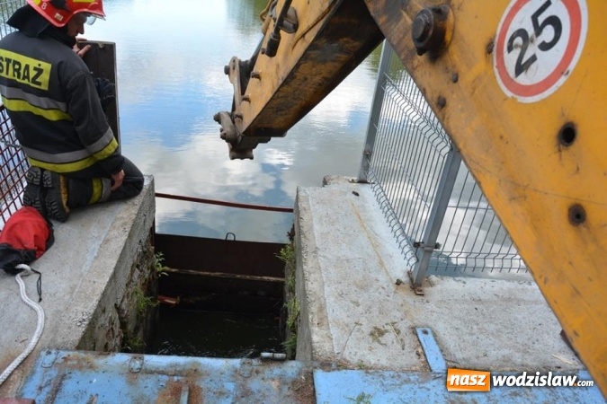 Zdjęcie w galerii na portalu naszwodzislaw.com: Doszło do uszkodzenia śluzy wodnej w zbiorniku na Balatonie. Poziom wody znacznie się obniżył! wiadomości z regionu