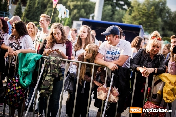 Zdjęcie w galerii na portalu naszwodzislaw.com: Kamil Bednarek na finał pierwszego dnia 14. edycji Najcieplejszego Miejsca na Ziemi wiadomości z regionu
