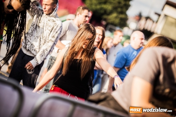 Zdjęcie w galerii na portalu naszwodzislaw.com: Kamil Bednarek na finał pierwszego dnia 14. edycji Najcieplejszego Miejsca na Ziemi wiadomości z regionu