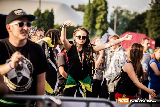 Zdjęcie w galerii na portalu naszwodzislaw.com: Kamil Bednarek na finał pierwszego dnia 14. edycji Najcieplejszego Miejsca na Ziemi wiadomości z regionu