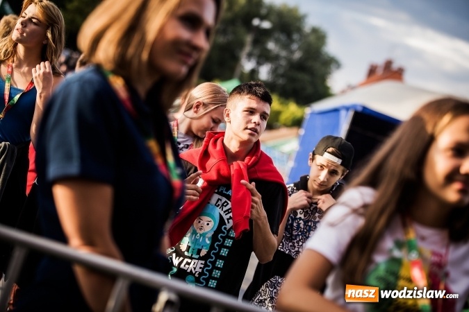 Zdjęcie w galerii na portalu naszwodzislaw.com: Kamil Bednarek na finał pierwszego dnia 14. edycji Najcieplejszego Miejsca na Ziemi wiadomości z regionu