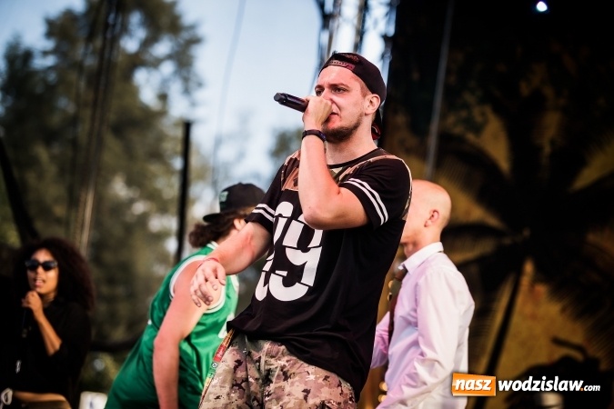 Zdjęcie w galerii na portalu naszwodzislaw.com: Kamil Bednarek na finał pierwszego dnia 14. edycji Najcieplejszego Miejsca na Ziemi wiadomości z regionu