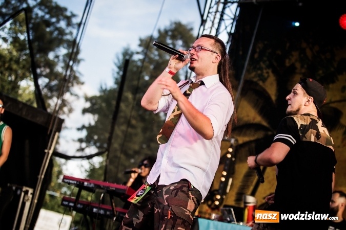 Zdjęcie w galerii na portalu naszwodzislaw.com: Kamil Bednarek na finał pierwszego dnia 14. edycji Najcieplejszego Miejsca na Ziemi wiadomości z regionu